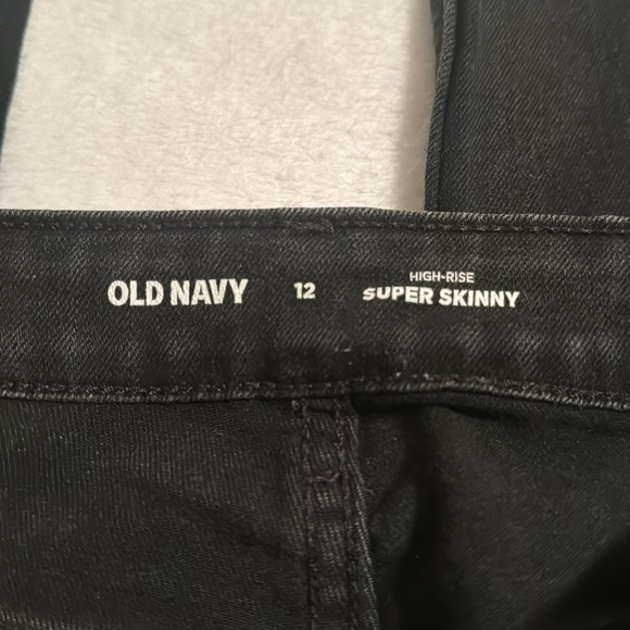 Women’s Old Navy High-Rise Super Skinny jeans, size 12 - Picture 3 of 5